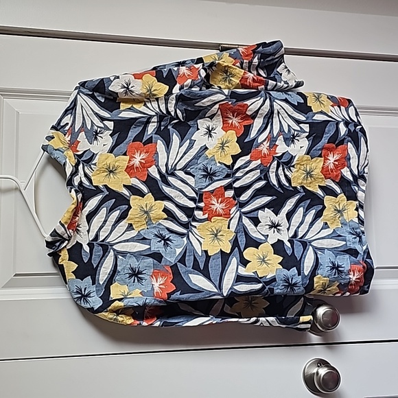 Hot cotton Hawaiian Style Button Down 100% Linen Size Small EUC - Picture 4 of 5